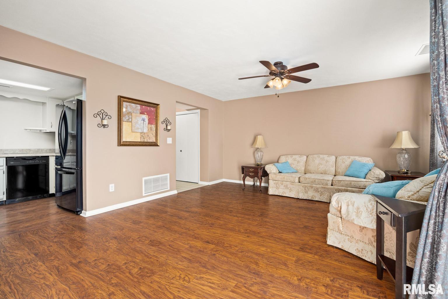 2223 Veterans Road, Unit 19 Morton, IL 61550 - Photo 9 of 22 Gallery Image 9