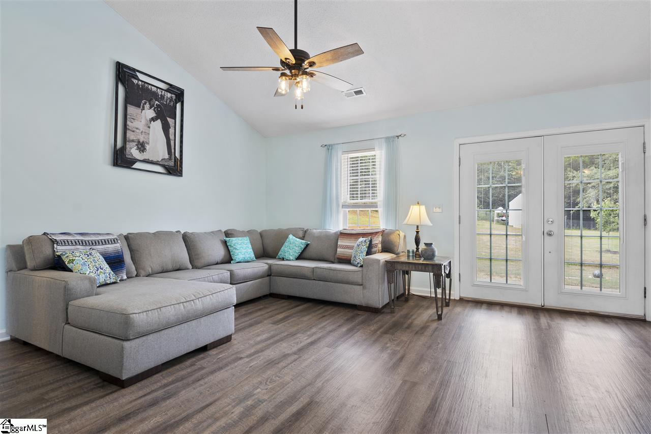 709 Sunny Shore Lane Anderson, SC 29621 - Photo 6 of 35