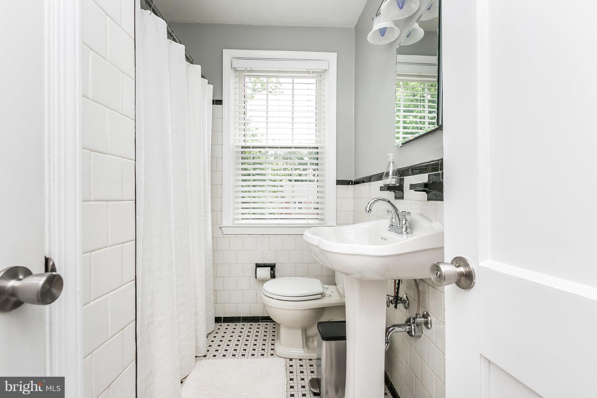 153 Stanmore Road Baltimore, MD 21212 - Photo 16 of 26 Bath