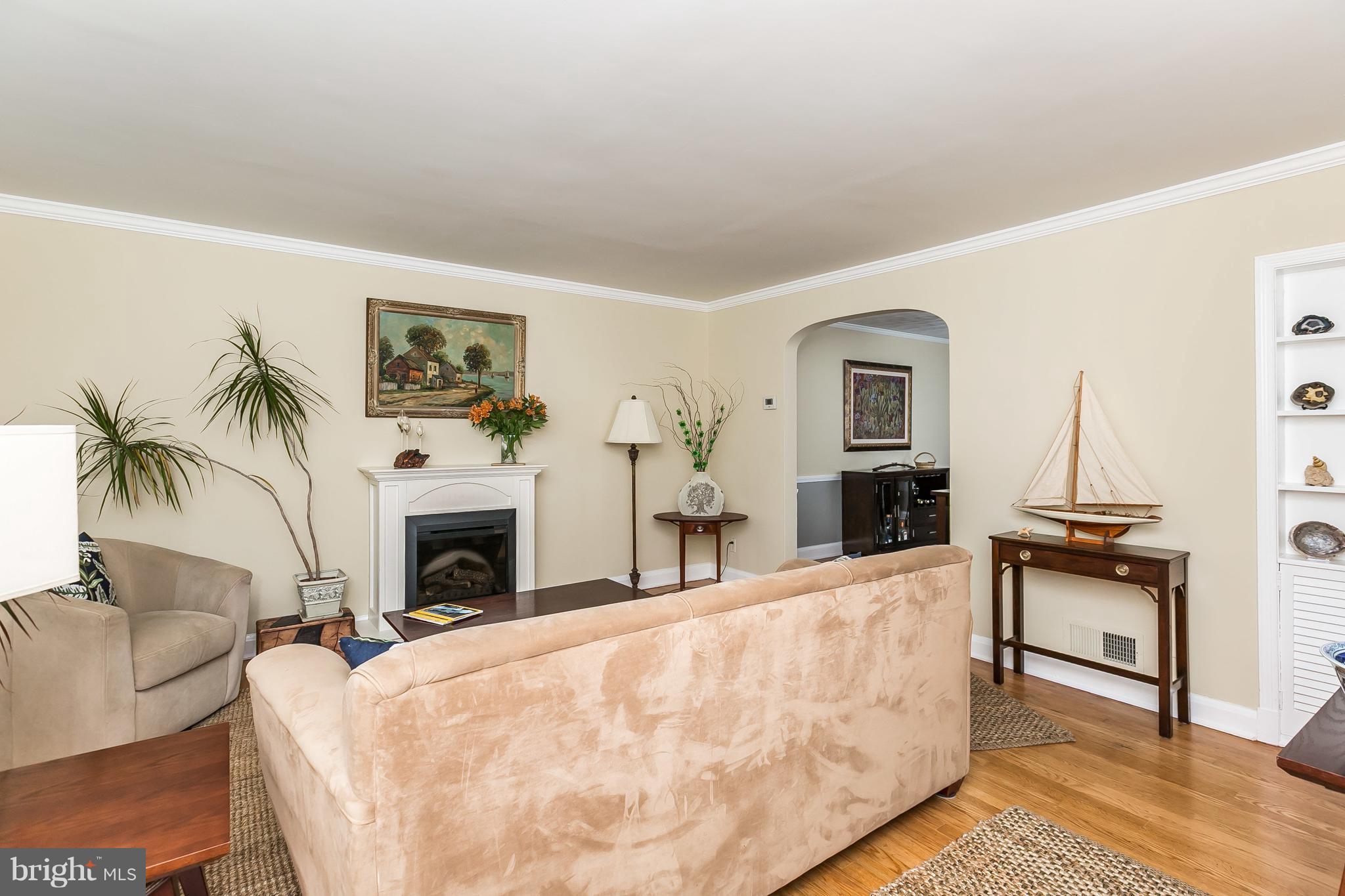 153 Stanmore Road Baltimore, MD 21212 - Photo 6 of 26 Living Room