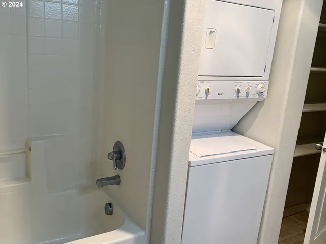 $230,000 | 10733 Northeast Red Wing Way, Unit 101, Hillsboro, OR 97006