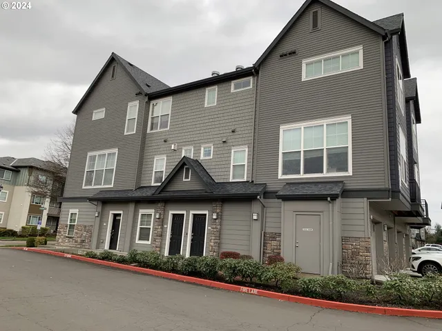 $230,000 | 10733 Northeast Red Wing Way, Unit 101, Hillsboro, OR 97006