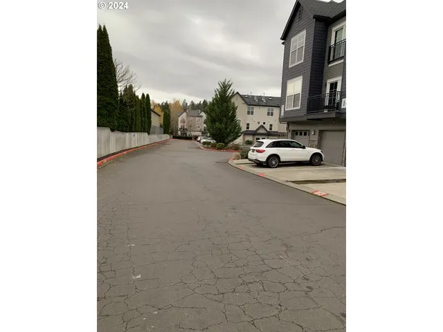 $230,000 | 10733 Northeast Red Wing Way, Unit 101, Hillsboro, OR 97006