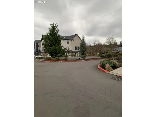 $230,000 | 10733 Northeast Red Wing Way, Unit 101, Hillsboro, OR 97006
