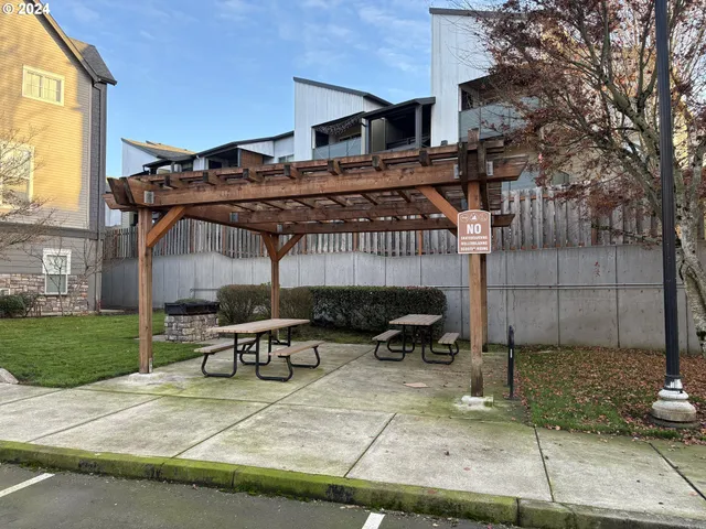 $230,000 | 10733 Northeast Red Wing Way, Unit 101, Hillsboro, OR 97006