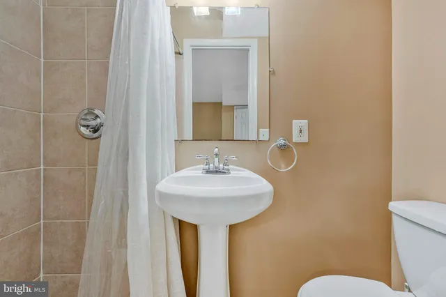 $605,000 | 2546 James Maury Drive, Herndon, VA 20171