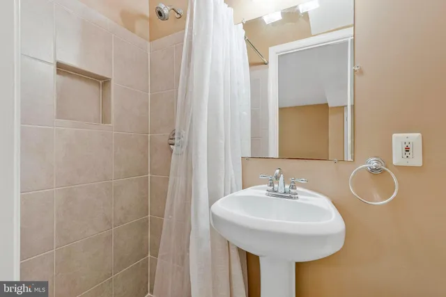 $605,000 | 2546 James Maury Drive, Herndon, VA 20171