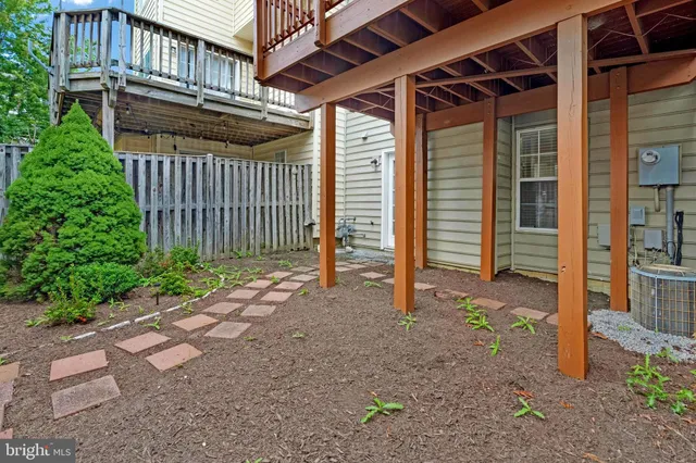 $605,000 | 2546 James Maury Drive, Herndon, VA 20171