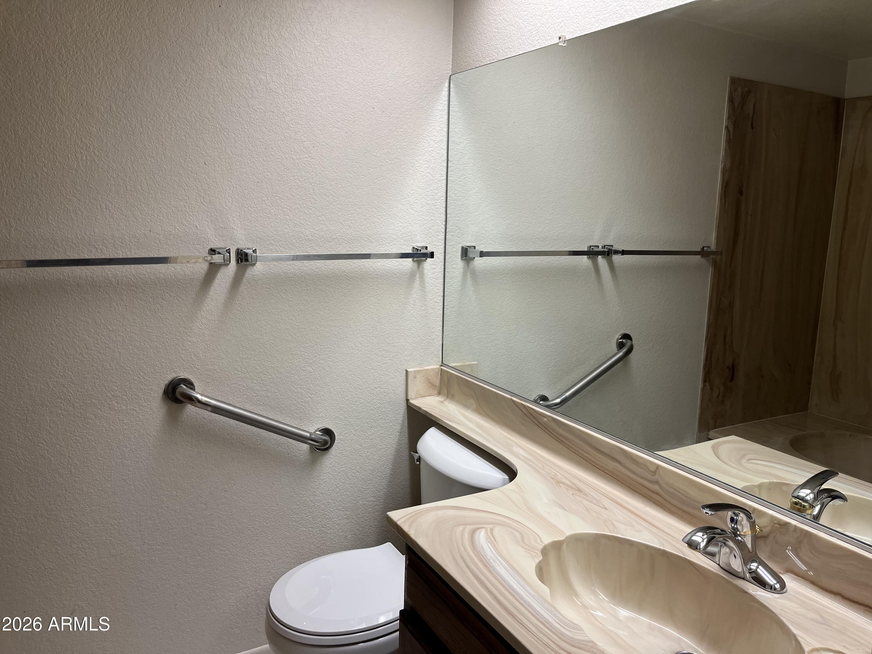 10624 West Griswold Road Peoria, AZ 85345 - Photo 23 of 28