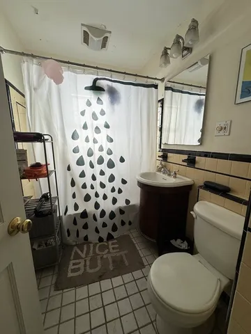 $3,200 | 883 Fellsway, Unit 1, Medford, MA 02155