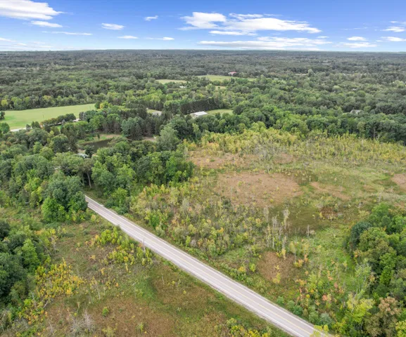 $165,000 | 20955 North Dixboro Road, South Lyon, MI 48178