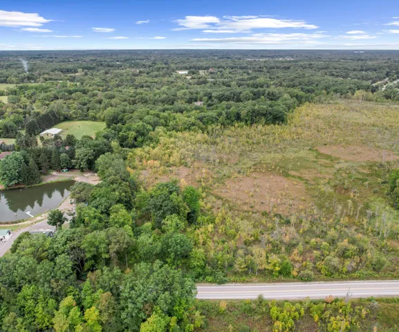 $165,000 | 20955 North Dixboro Road, South Lyon, MI 48178