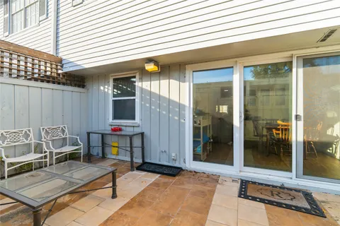 $235,700 | 2061 Winrock Boulevard, Unit 53, Houston, TX 77057