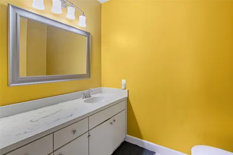 $235,700 | 2061 Winrock Boulevard, Unit 53, Houston, TX 77057