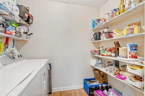 $235,700 | 2061 Winrock Boulevard, Unit 53, Houston, TX 77057