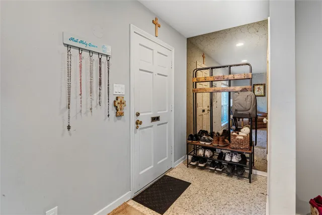 $235,700 | 2061 Winrock Boulevard, Unit 53, Houston, TX 77057