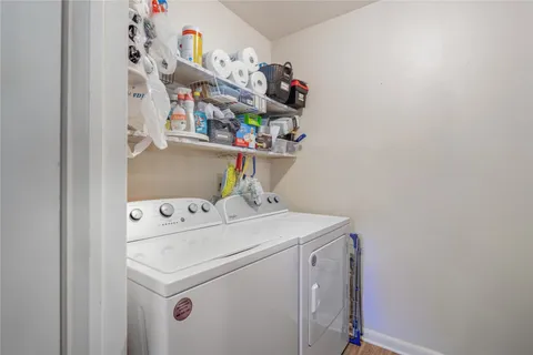 $235,700 | 2061 Winrock Boulevard, Unit 53, Houston, TX 77057