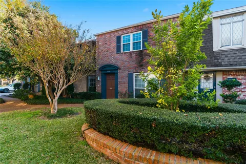 $235,700 | 2061 Winrock Boulevard, Unit 53, Houston, TX 77057