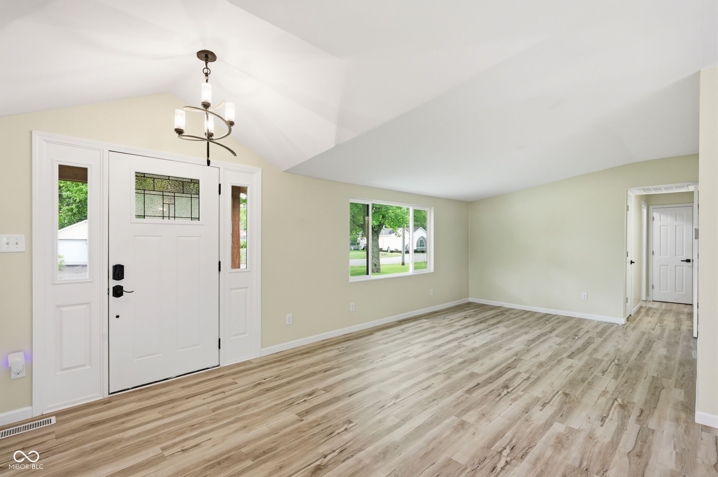 261 North Hillsboro Road New Castle, IN 47362 - Photo 8 of 35