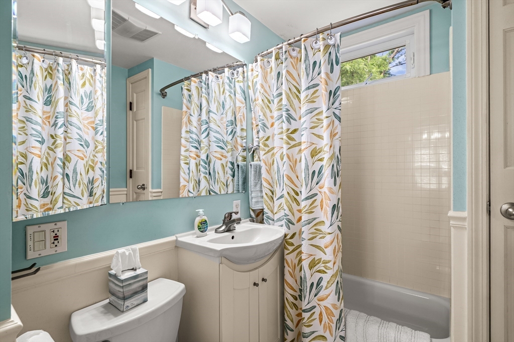 4 Clark Street Swampscott, MA 01907 - Photo 11 of 17
