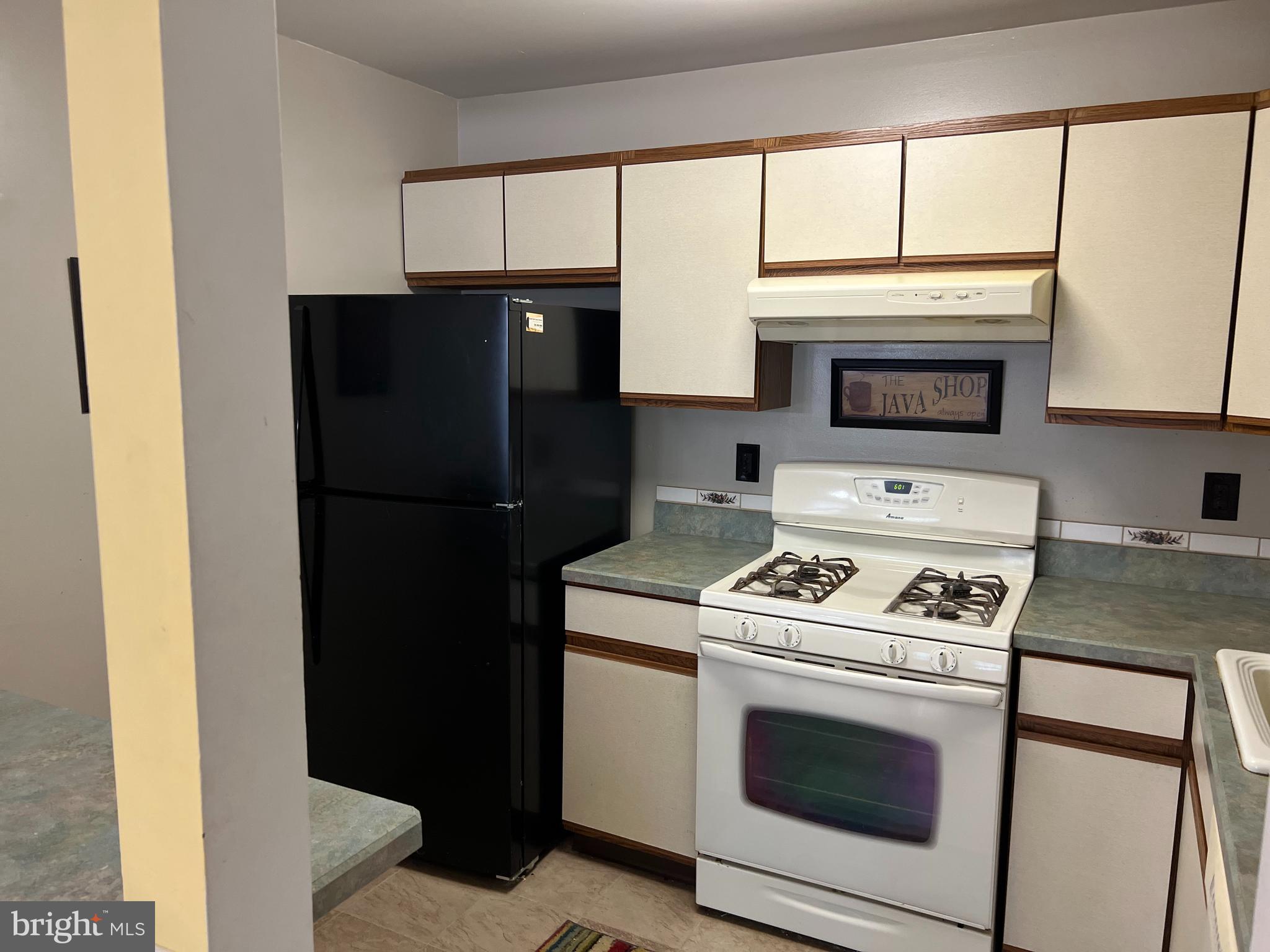 809 Woodhaven Drive Edison, NJ 08817 - Photo 11 of 40