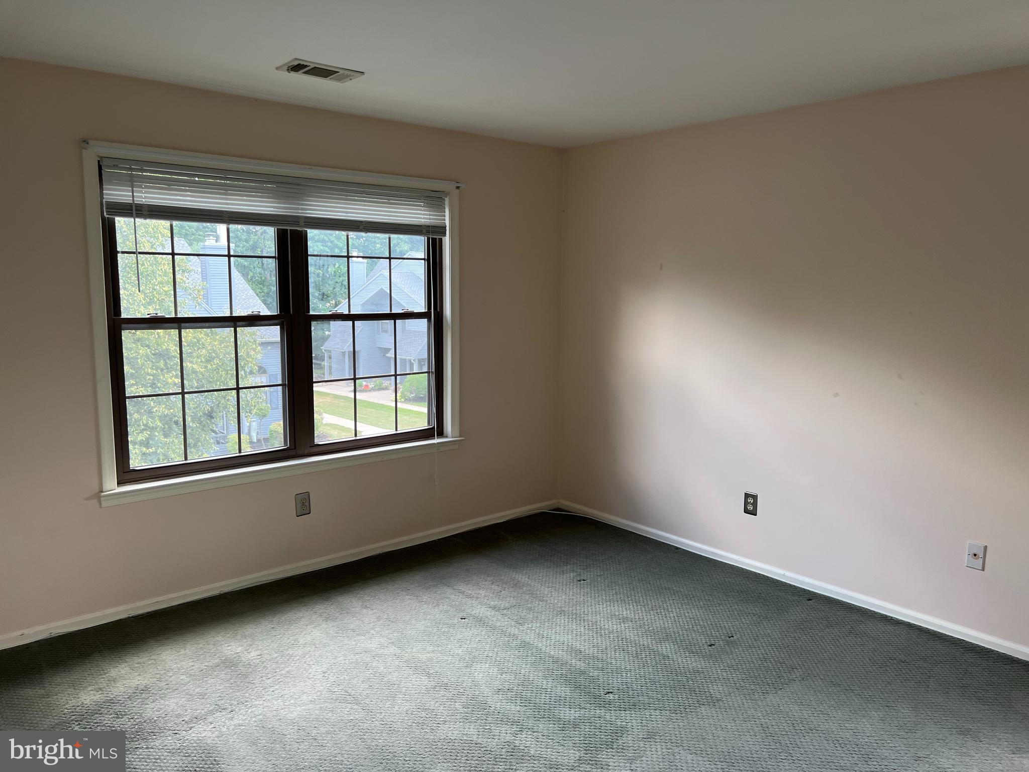 809 Woodhaven Drive Edison, NJ 08817 - Photo 27 of 40