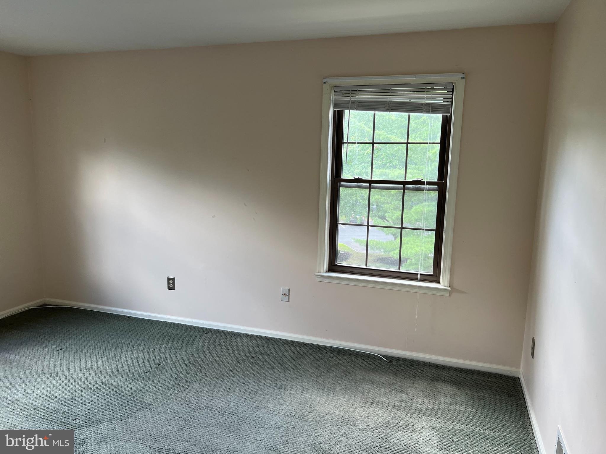 809 Woodhaven Drive Edison, NJ 08817 - Photo 28 of 40