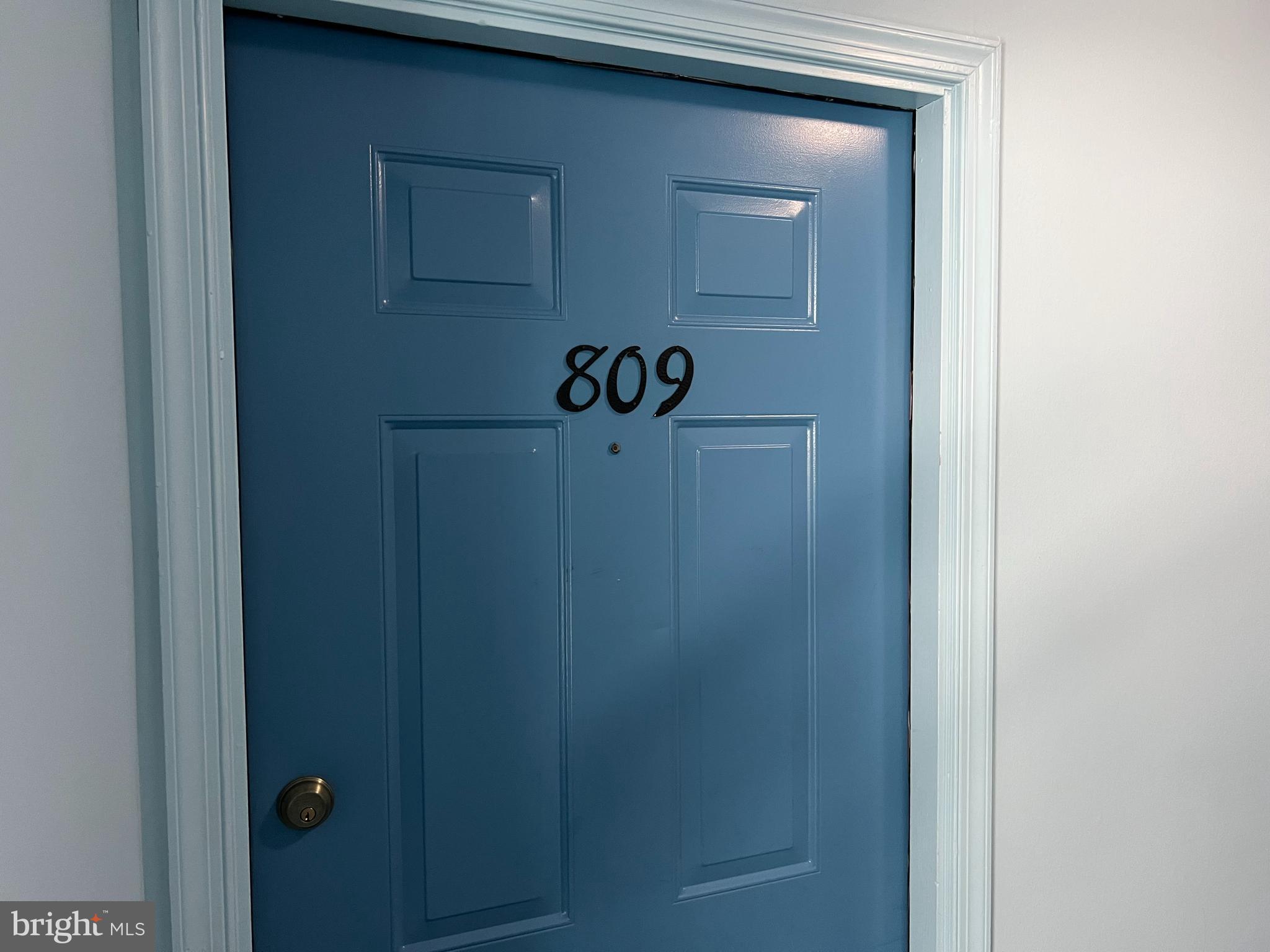 809 Woodhaven Drive Edison, NJ 08817 - Photo 3 of 40