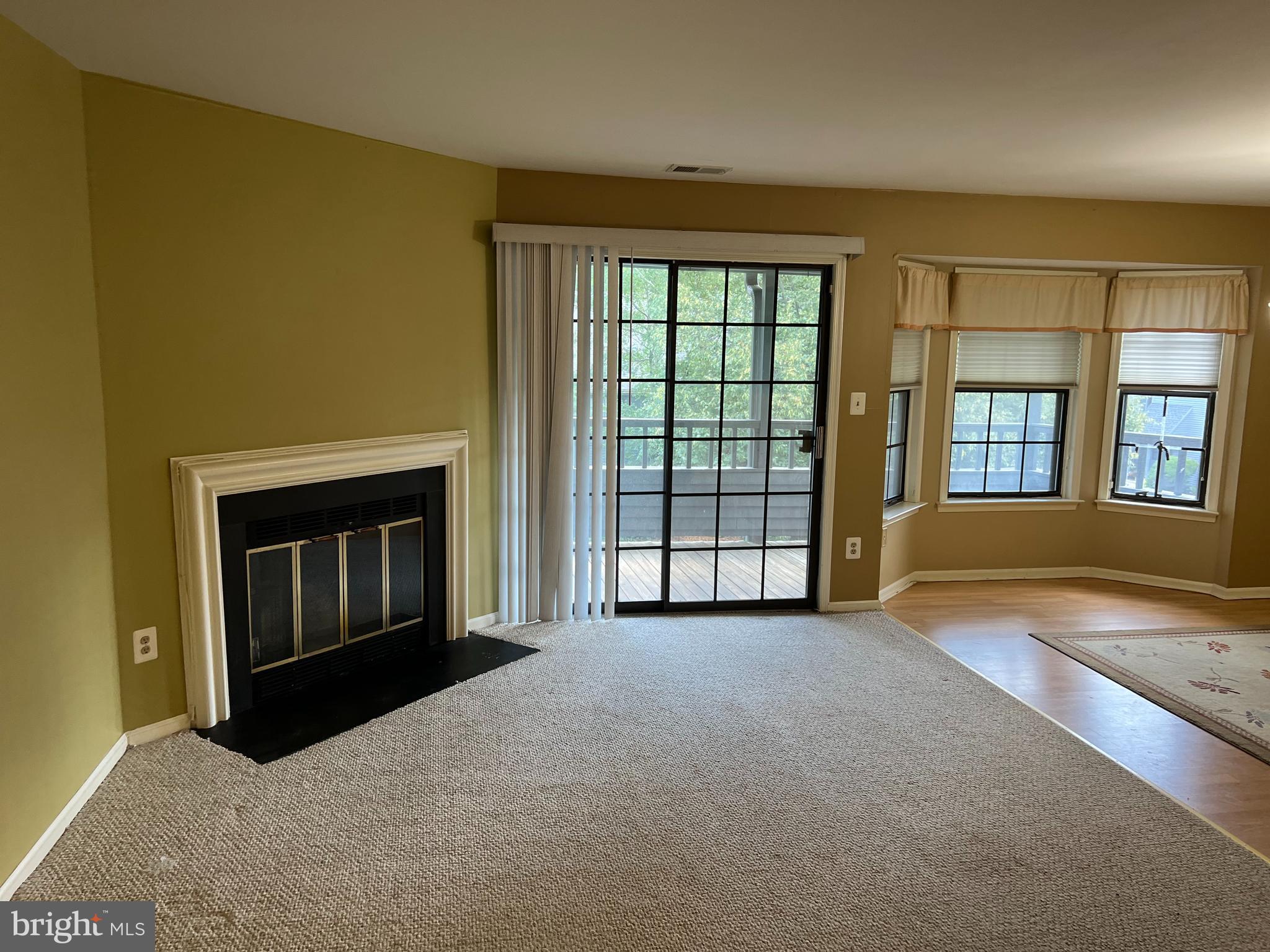 809 Woodhaven Drive Edison, NJ 08817 - Photo 6 of 40