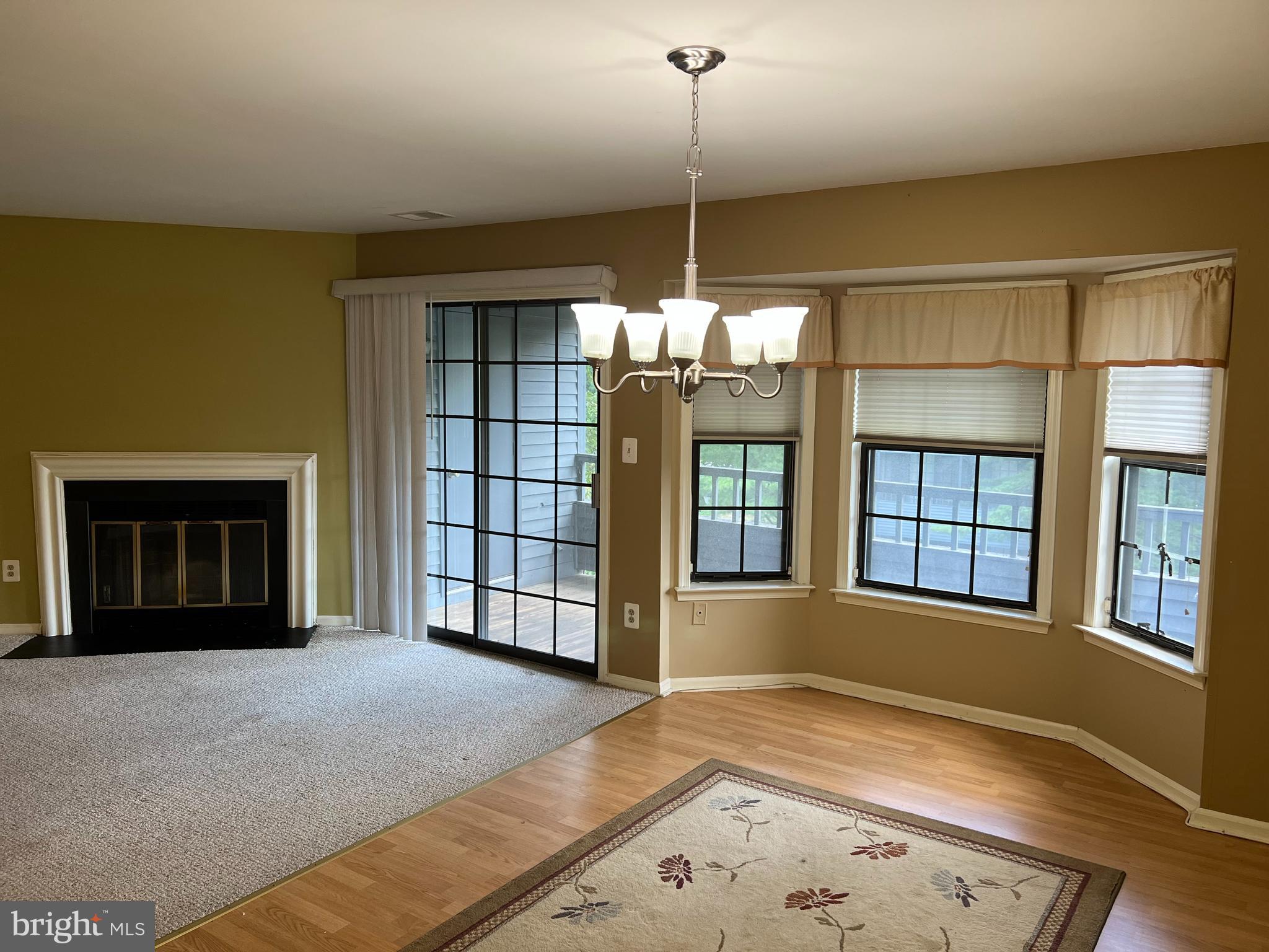 809 Woodhaven Drive Edison, NJ 08817 - Photo 8 of 40