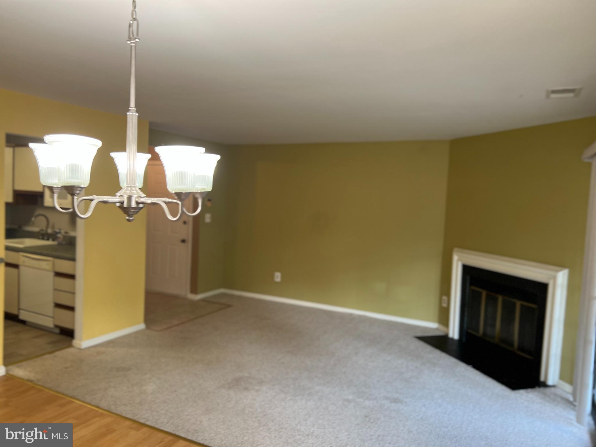 809 Woodhaven Drive Edison, NJ 08817 - Photo 9 of 40