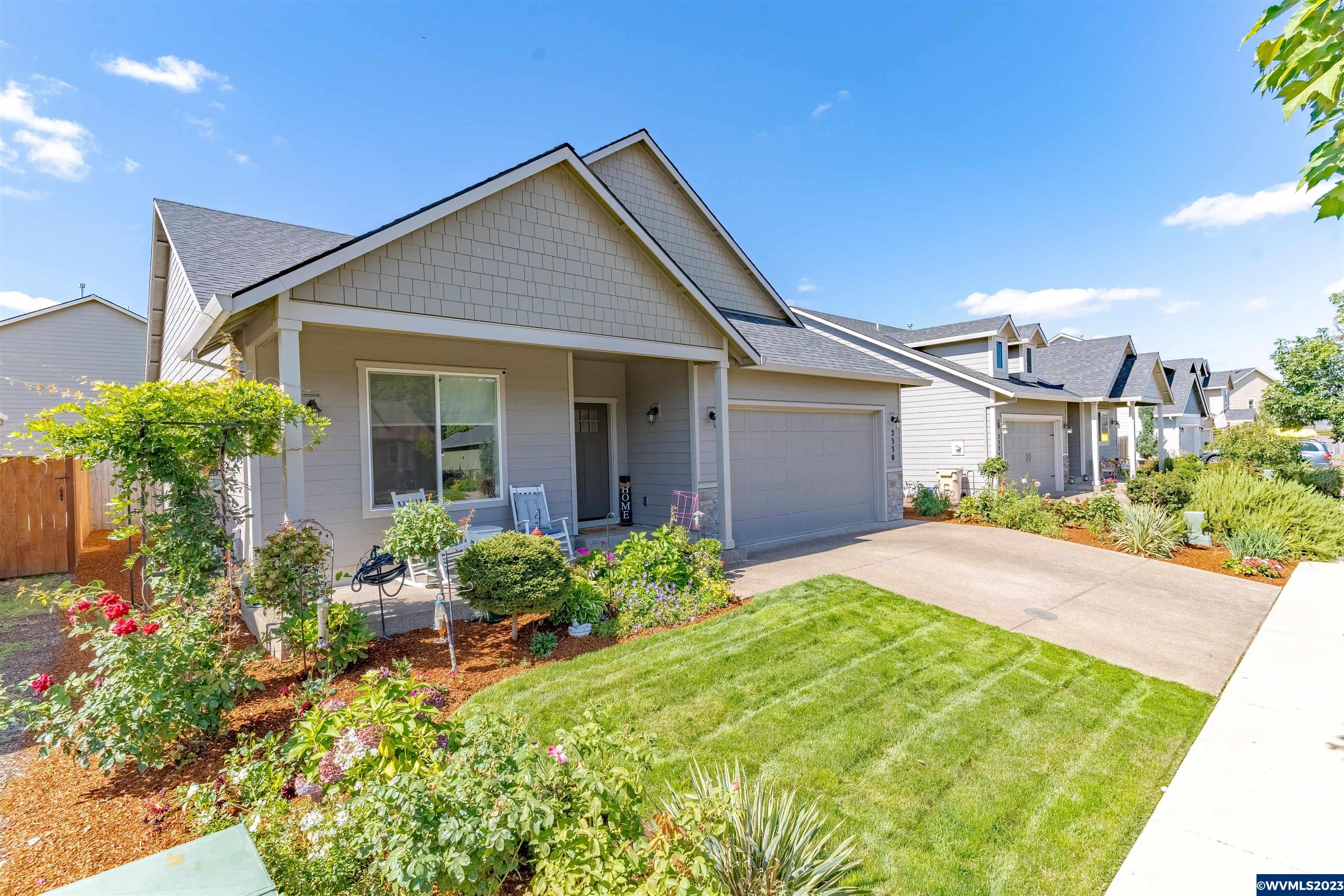 2330 Robbins Way Lebanon, OR 97355 - Photo 2 of 37 Gallery Image 2