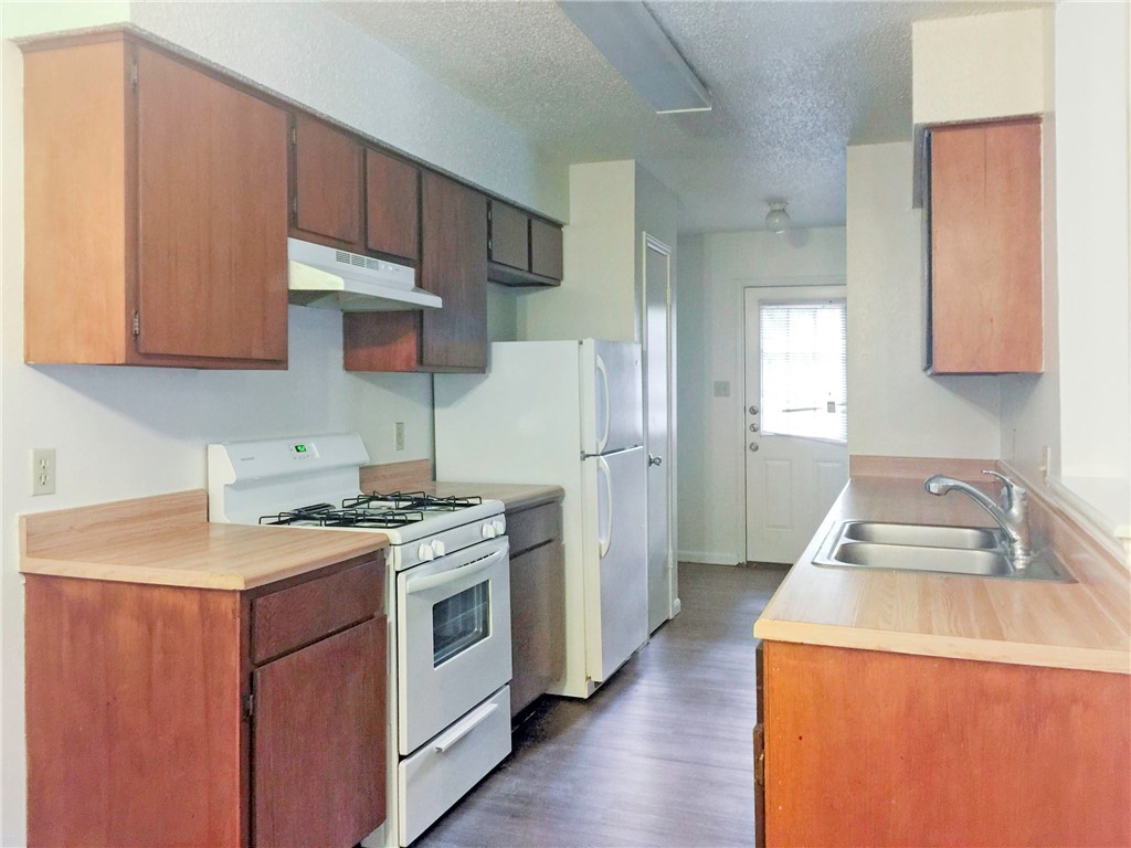 2014 Alex Avenue, Unit B Austin, TX 78728 - Photo 8 of 18 Kitchen