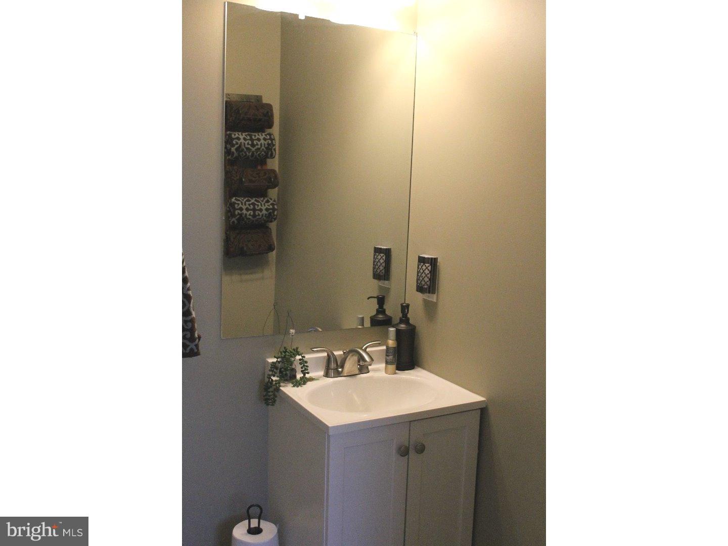 481 Klockner Road Trenton, NJ 08619 - Photo 7 of 17 Half Bath