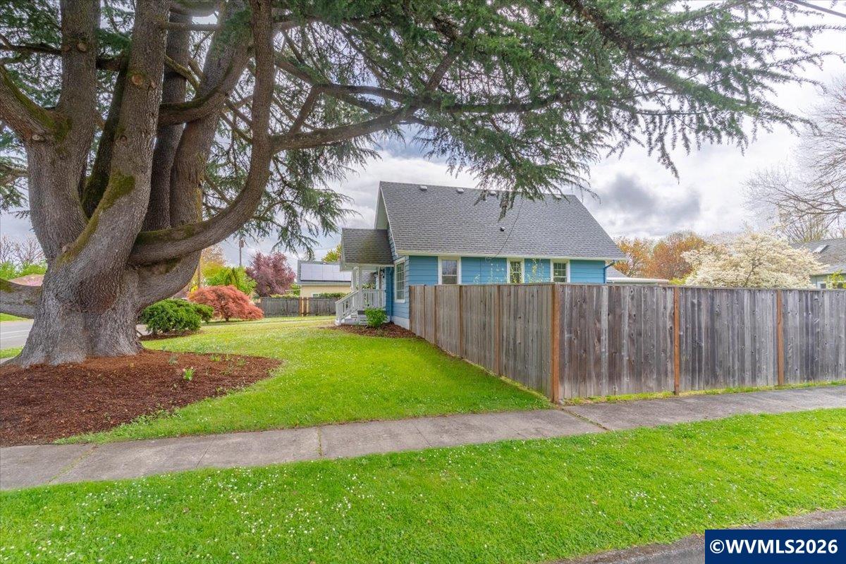 1506 Applegate Street Philomath, OR 97370 - Photo 3 of 50