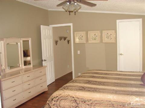 5458 North Center Road Flint, MI 48506 - Photo 12 of 13 20144465-11.JPG