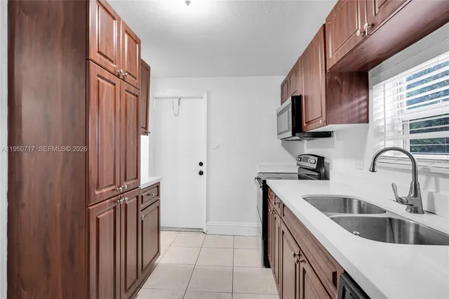 $3,100 | 6401 Grant Street, Hollywood, FL 33024