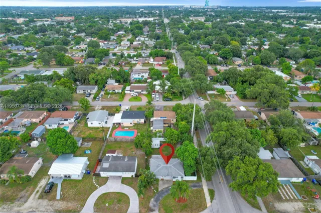 $3,100 | 6401 Grant Street, Hollywood, FL 33024