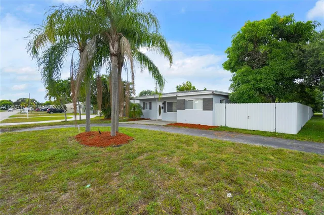 $3,100 | 6401 Grant Street, Hollywood, FL 33024