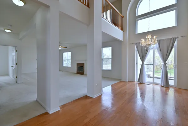 $600,000 | 2914 Kelly Drive, Elgin, IL 60124