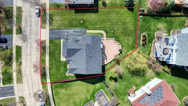 $600,000 | 2914 Kelly Drive, Elgin, IL 60124
