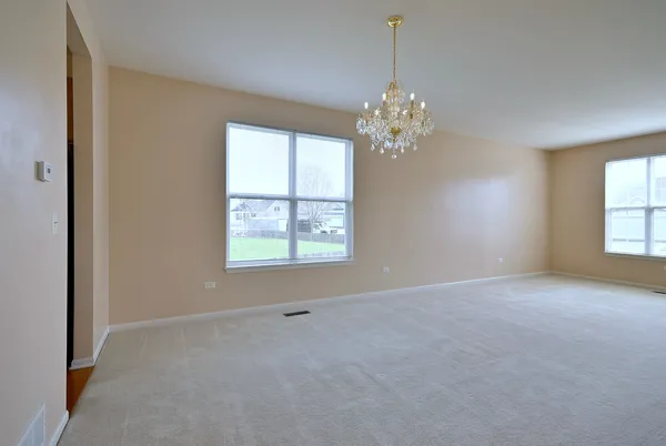 $600,000 | 2914 Kelly Drive, Elgin, IL 60124