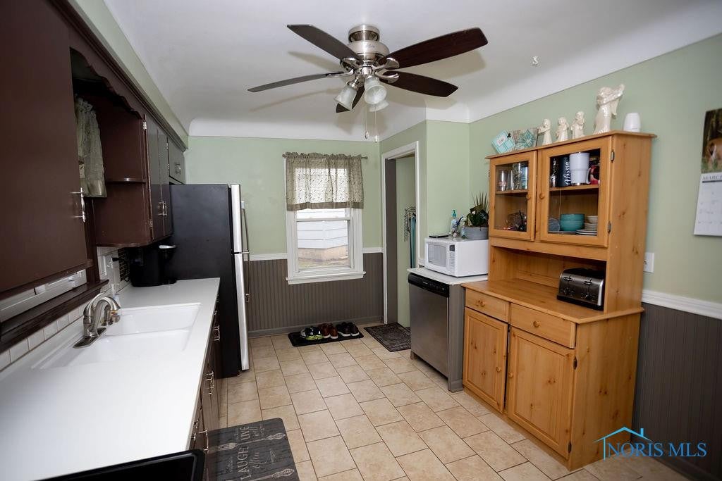 2549 Cawdor Road Oregon, OH 43616 - Photo 8 of 31 Gallery Image 8