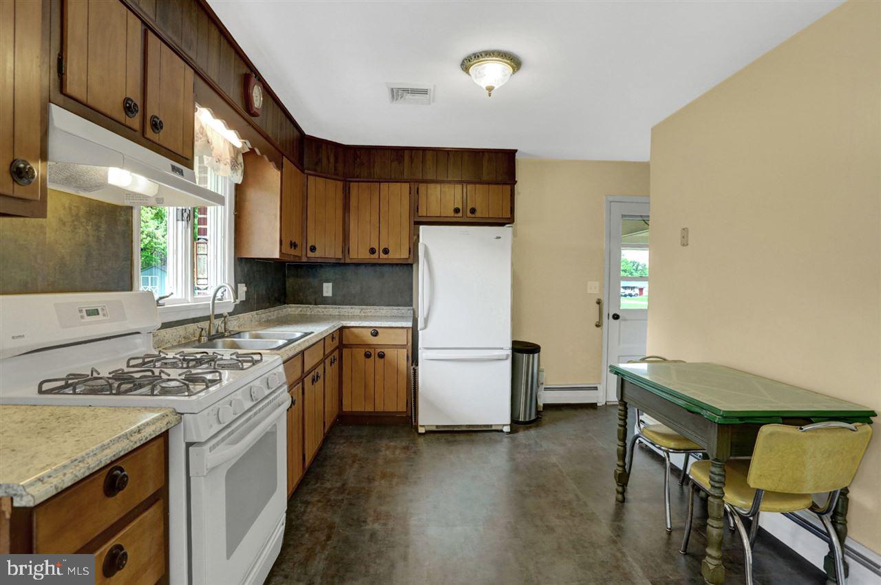 820 Forge Road Carlisle, PA 17015 - Photo 9 of 21 Gallery Image 9