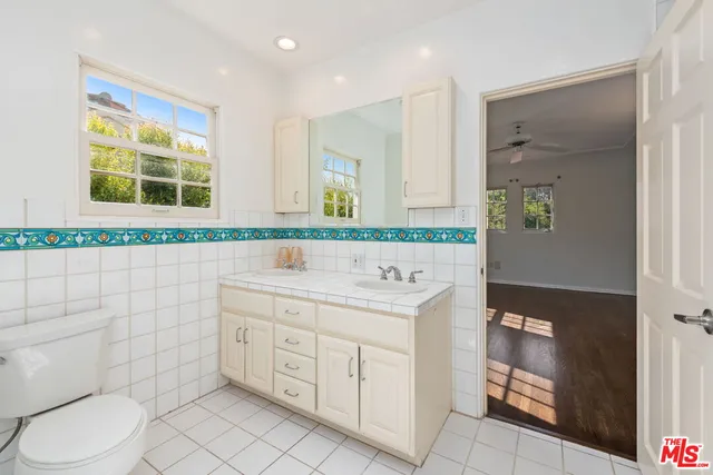 $15,500 | 139 South Anita Avenue, Los Angeles, CA 90049