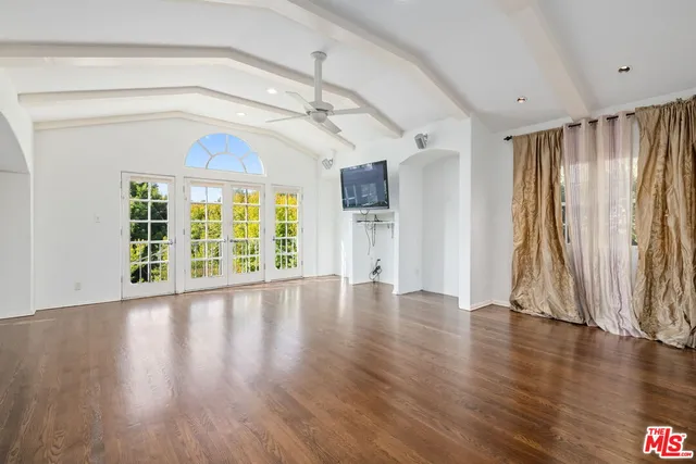 $15,500 | 139 South Anita Avenue, Los Angeles, CA 90049