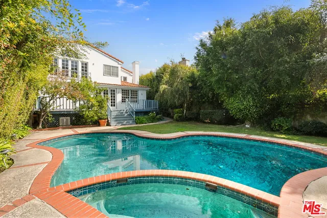 $15,500 | 139 South Anita Avenue, Los Angeles, CA 90049