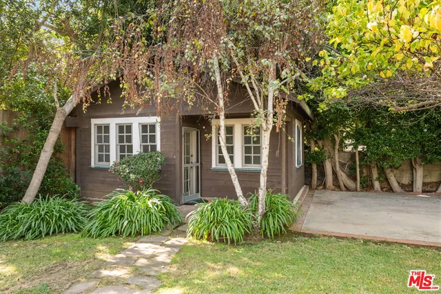 $15,500 | 139 South Anita Avenue, Los Angeles, CA 90049