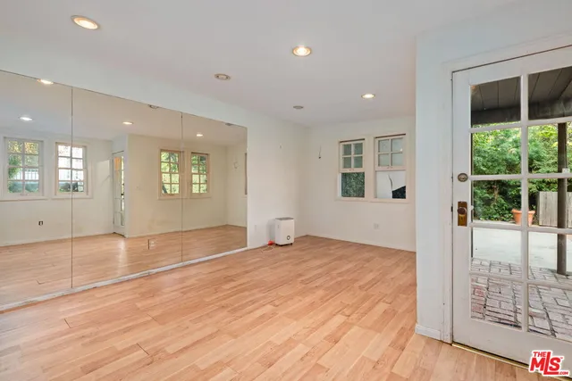 $15,500 | 139 South Anita Avenue, Los Angeles, CA 90049