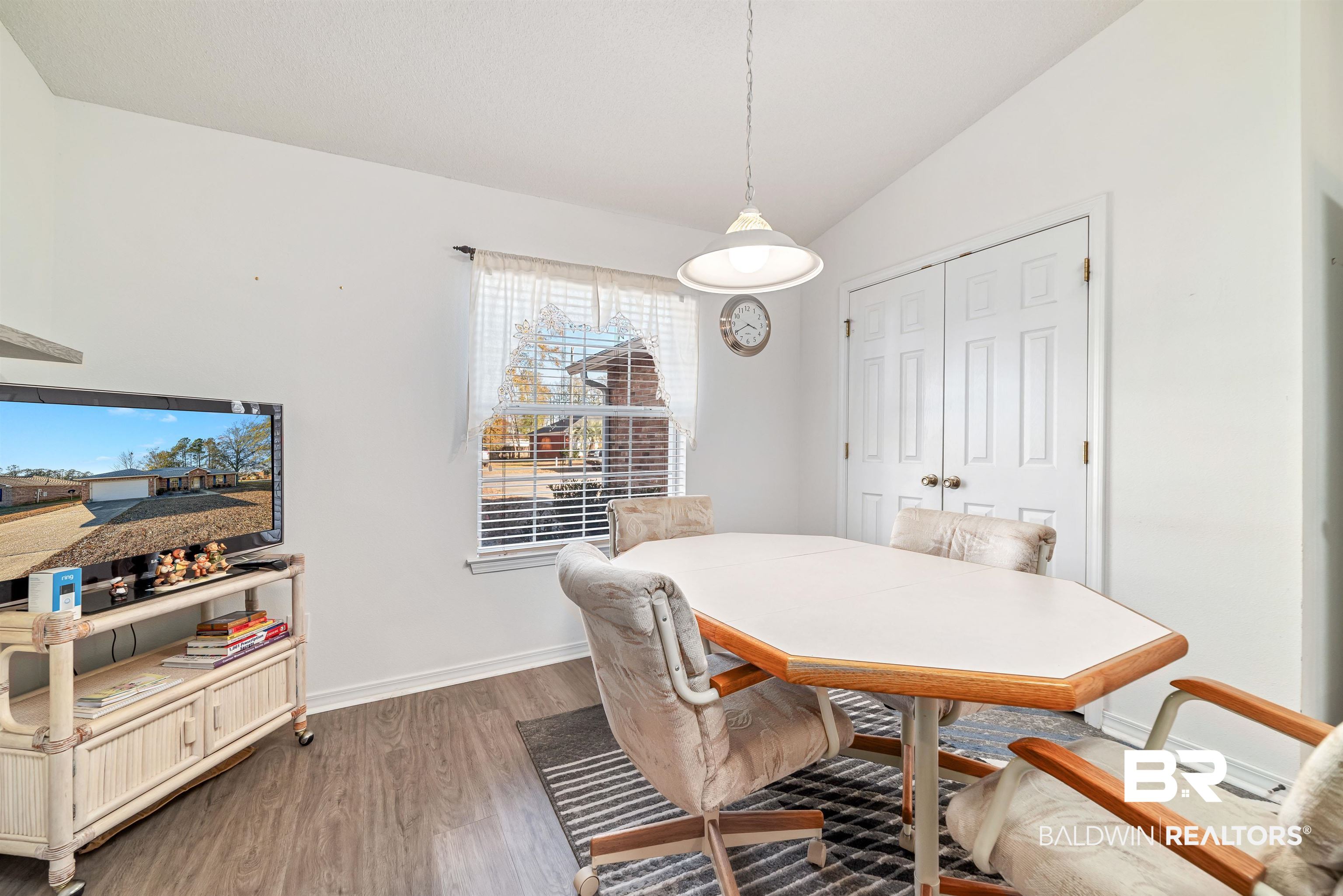 1 Bay Circle Foley, AL 36535 - Photo 7 of 28 Dining Area